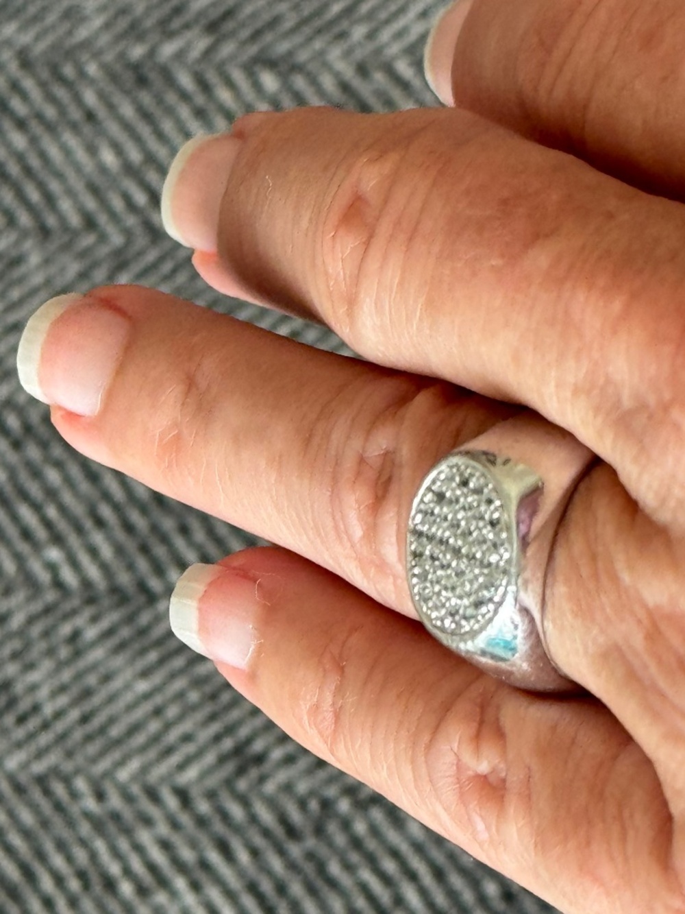 TIFFANY RING KNOCKOFF, PURCHASED IN ROME - Picture 11 of 15